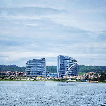 Howard Johnson Flower City Hotel Кунмин Екстериор снимка
