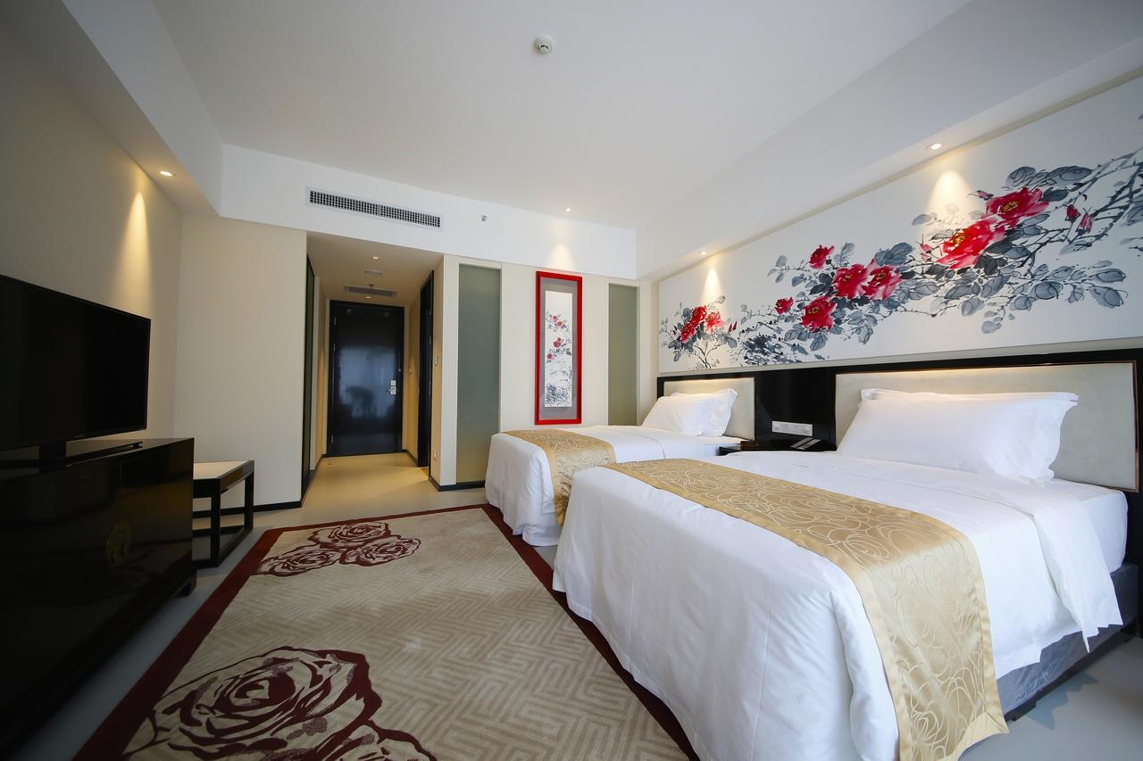 Howard Johnson Flower City Hotel Кунмин Екстериор снимка