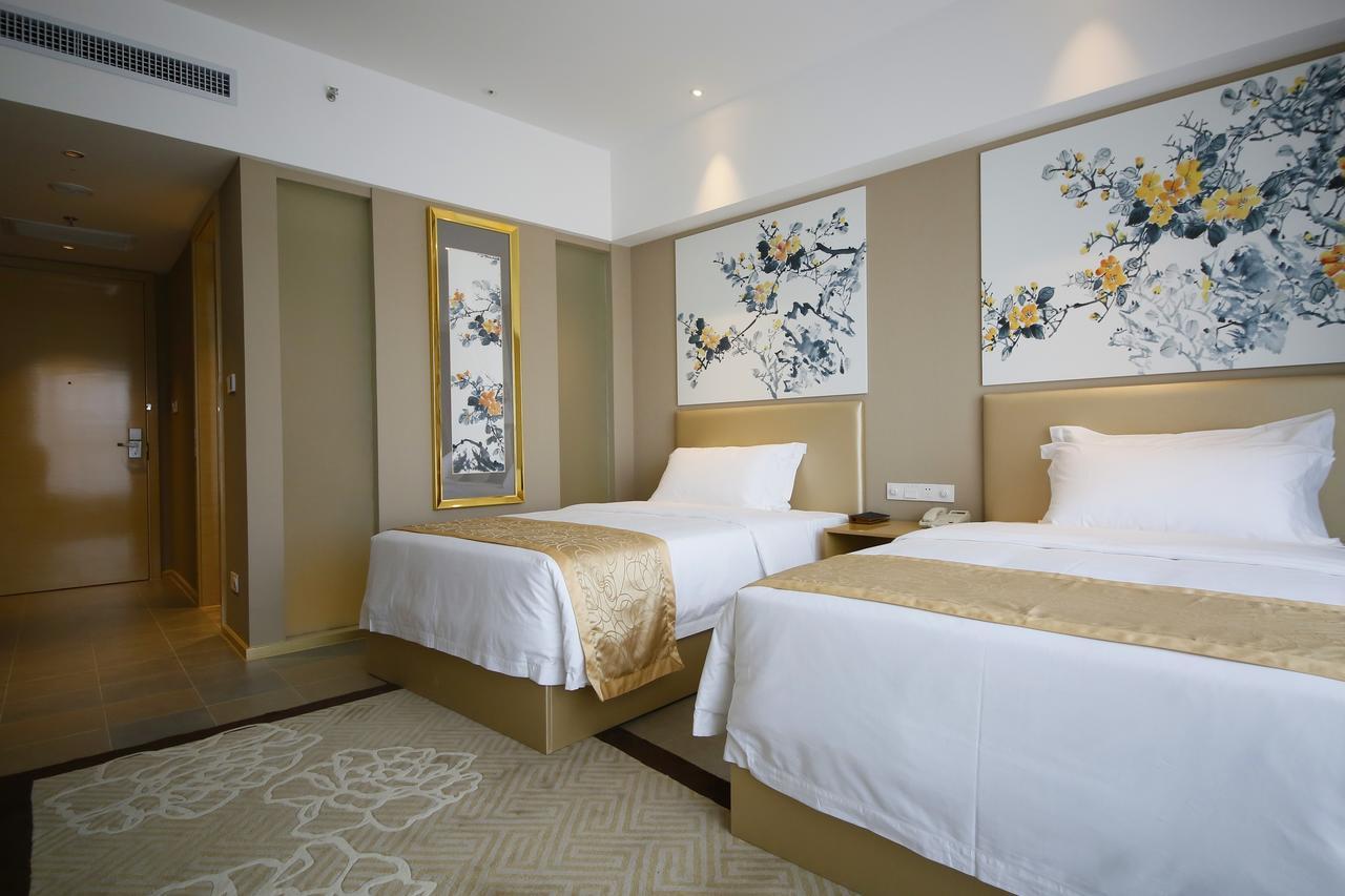 Howard Johnson Flower City Hotel Кунмин Екстериор снимка