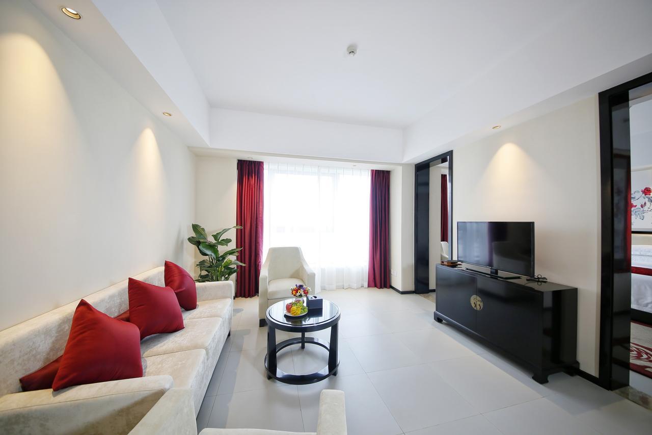Howard Johnson Flower City Hotel Кунмин Екстериор снимка