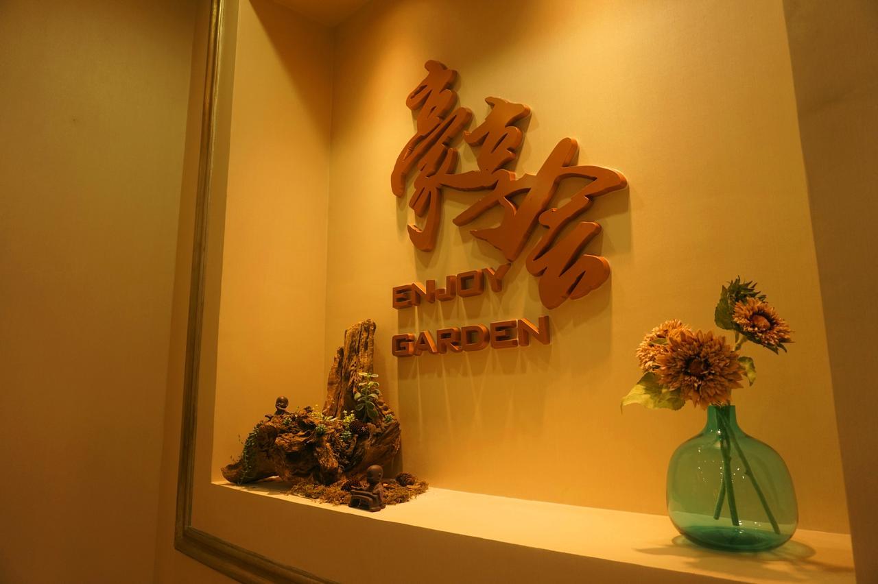 Howard Johnson Flower City Hotel Кунмин Екстериор снимка