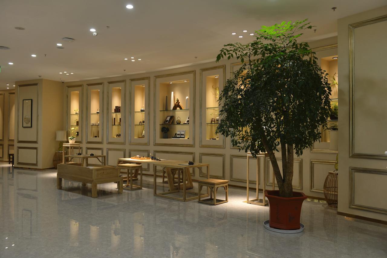 Howard Johnson Flower City Hotel Кунмин Екстериор снимка