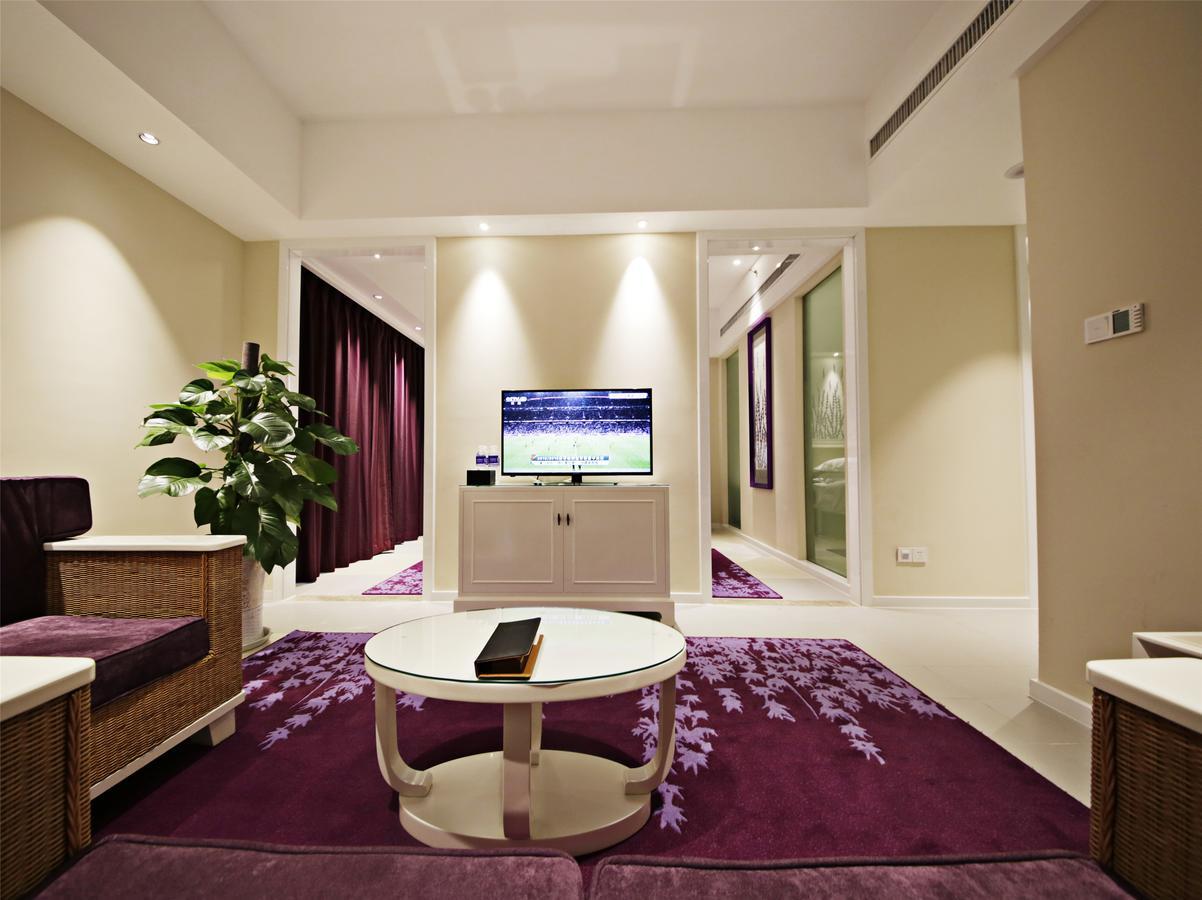 Howard Johnson Flower City Hotel Кунмин Екстериор снимка