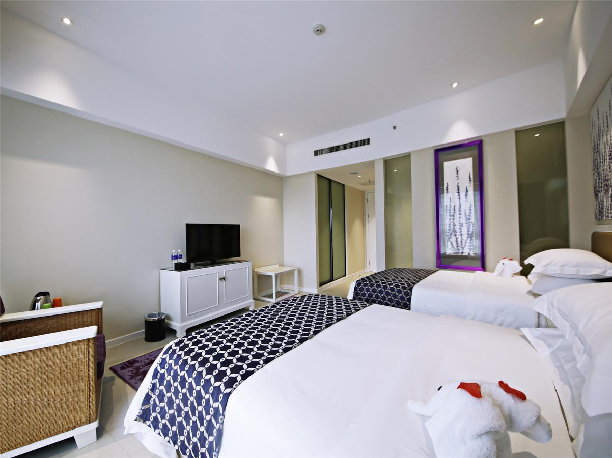 Howard Johnson Flower City Hotel Кунмин Екстериор снимка