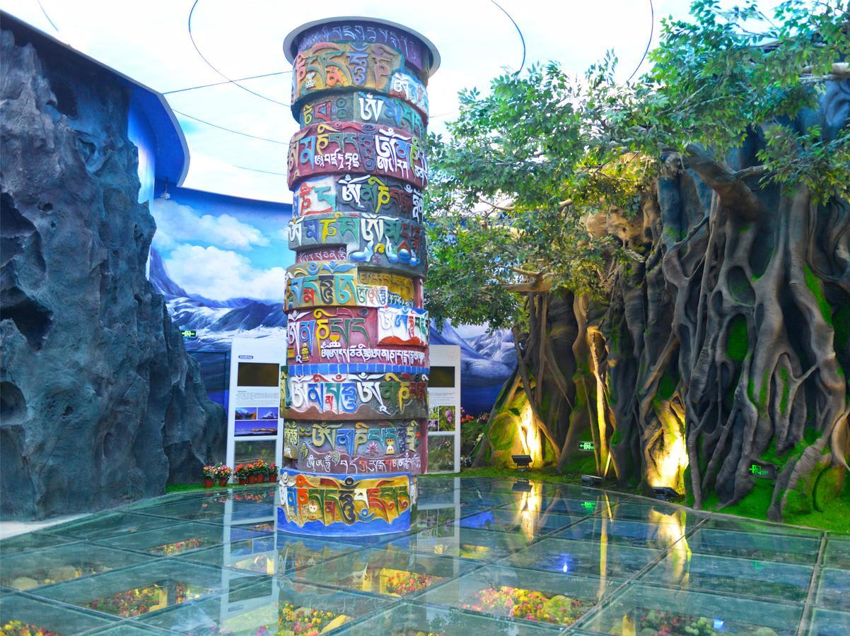 Howard Johnson Flower City Hotel Кунмин Екстериор снимка