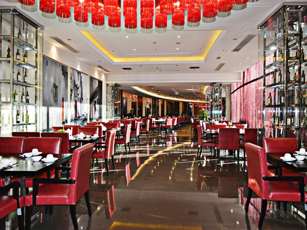 Howard Johnson Flower City Hotel Кунмин Екстериор снимка